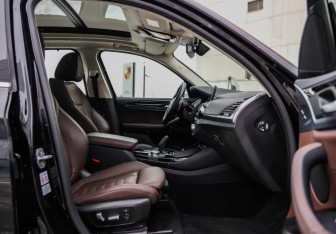 Подержанный автомобиль BMW X3 2020 года (29 фото)