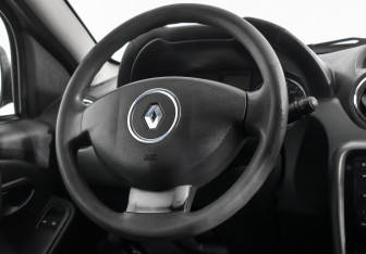 Подержанный автомобиль Renault Duster 2015 года (17 фото)