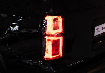 Подержанный автомобиль Chevrolet Tahoe 2016 года (32 фото)