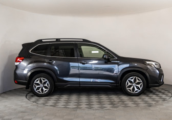 Подержанный автомобиль Subaru Forester Suv 2019 года (4 фото)