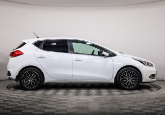 Подержанный автомобиль Kia Ceed Hatchback 2012 года (4 фото)