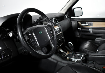 Подержанный автомобиль Land Rover Discovery 2012 года (9 фото)