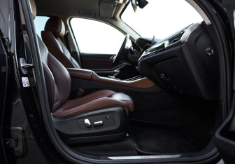 Подержанный автомобиль BMW X5 2021 года (26 фото)