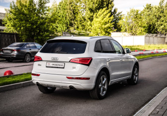 Подержанный автомобиль Audi Q5 2012 года (5 фото)