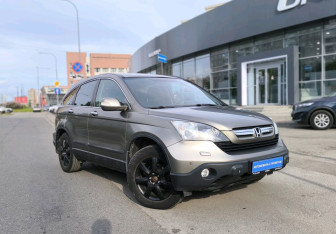 Подержанный автомобиль Honda CR-V 2008 года (3 фото)