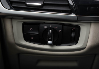 Подержанный автомобиль BMW X5 2016 года (26 фото)