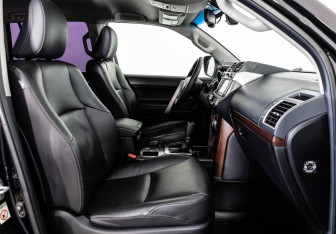 Подержанный автомобиль Toyota Land Cruiser Prado 2014 года (23 фото)