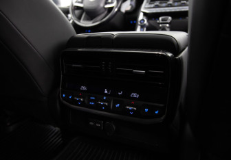 Подержанный автомобиль Toyota Land Cruiser Suv 2021 года (26 фото)