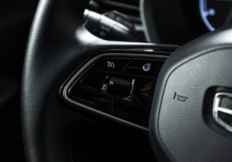 Подержанный автомобиль Geely Emgrand 2023 года (18 фото)