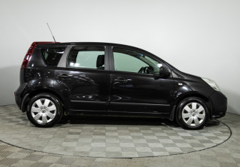 Подержанный автомобиль Nissan Note 2012 года (4 фото)