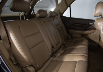 Подержанный автомобиль Acura MDX 2002 года (11 фото)