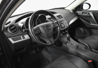 Подержанный автомобиль Mazda 3 Sedan 2012 года (9 фото)