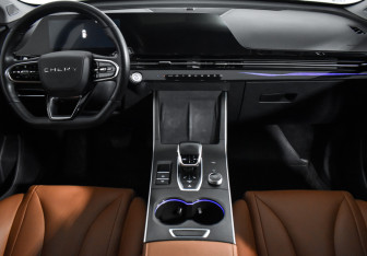 Подержанный автомобиль Omoda C5 2022 года (15 фото)