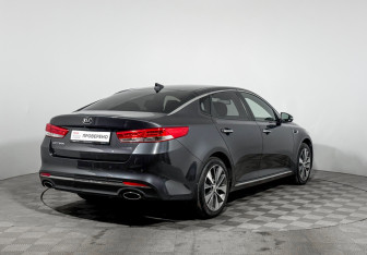 Подержанный автомобиль Kia Optima Sedan 2017 года (5 фото)