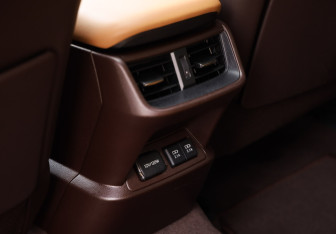 Подержанный автомобиль Lexus ES 2021 года (22 фото)
