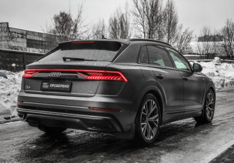 Подержанный автомобиль Audi Q8 2019 года (5 фото)