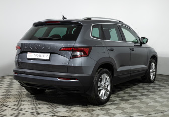 Подержанный автомобиль Skoda Karoq 2020 года (5 фото)