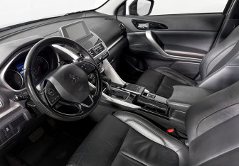 Подержанный автомобиль Mitsubishi Eclipse Cross 2018 года (9 фото)