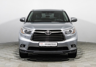 Подержанный автомобиль Toyota Highlander 2014 года (2 фото)