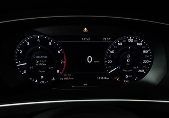 Подержанный автомобиль Volkswagen Tiguan 2018 года (12 фото)