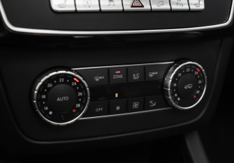 Подержанный автомобиль Mercedes-Benz GLE 2017 года (22 фото)