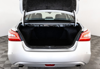 Подержанный автомобиль Nissan Teana 2014 года (27 фото)
