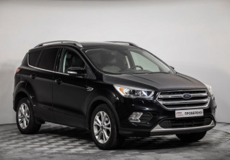 Подержанный автомобиль Ford Kuga 2017 года (3 фото)