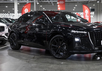 Подержанный автомобиль Hongqi H5 2025 года (7 фото)