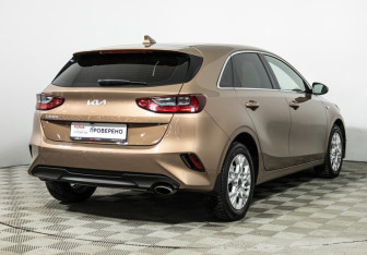 Подержанный автомобиль Kia Ceed Hatchback 2022 года (5 фото)