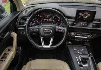 Подержанный автомобиль Audi Q5 2018 года (12 фото)