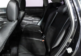 Подержанный автомобиль Mitsubishi ASX 2013 года (10 фото)