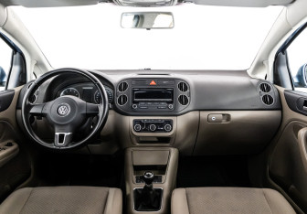 Подержанный автомобиль Volkswagen Golf Plus 2011 года (10 фото)