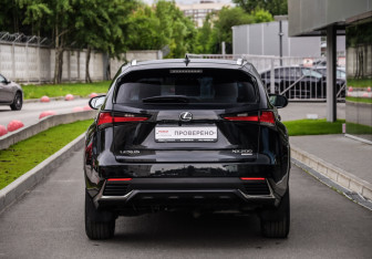 Подержанный автомобиль Lexus NX 2020 года (7 фото)