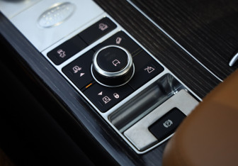 Подержанный автомобиль Land Rover Range Rover 2020 года (23 фото)