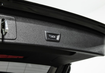 Подержанный автомобиль BMW X1 2017 года (16 фото)