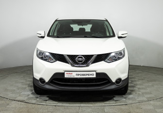 Подержанный автомобиль Nissan Qashqai 2018 года (2 фото)