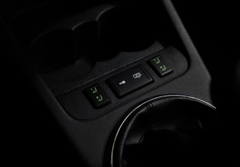 Подержанный автомобиль Skoda Fabia Hatchback 2011 года (15 фото)