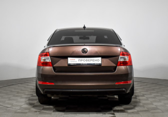 Подержанный автомобиль Skoda Octavia Liftback 2016 года (6 фото)