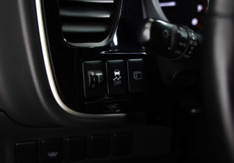 Подержанный автомобиль Mitsubishi Outlander 2015 года (21 фото)