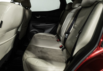 Подержанный автомобиль Nissan Qashqai 2016 года (10 фото)