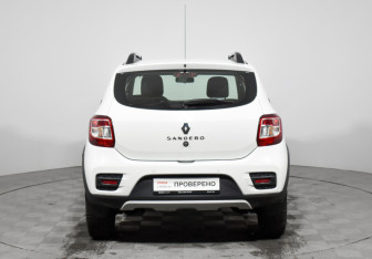 Подержанный автомобиль Renault Sandero 2022 года (6 фото)