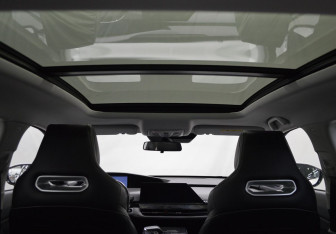 Подержанный автомобиль Changan UNI-K 2023 года (15 фото)