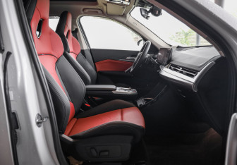 Подержанный автомобиль BMW X1 2024 года (28 фото)