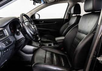 Подержанный автомобиль Kia Sorento 2019 года (18 фото)