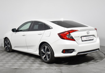 Подержанный автомобиль Honda Civic Sedan 2020 года (7 фото)