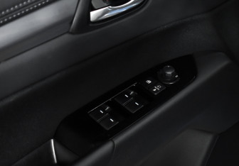 Подержанный автомобиль Mazda CX-5 2019 года (10 фото)