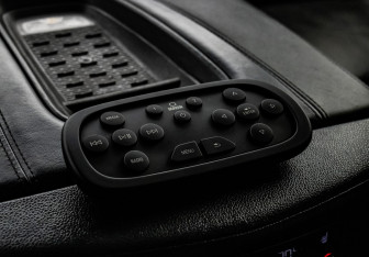 Подержанный автомобиль Cadillac Escalade Suv 2015 года (30 фото)