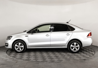Подержанный автомобиль Volkswagen Polo Sedan 2018 года (8 фото)