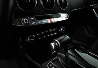 Подержанный автомобиль Kia Stinger 2019 года (17 фото)
