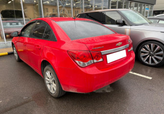 Подержанный автомобиль Chevrolet Cruze Sedan 2012 года (3 фото)